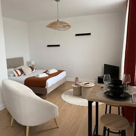 Studio La Douce Evasion Moulins  Buitenkant foto